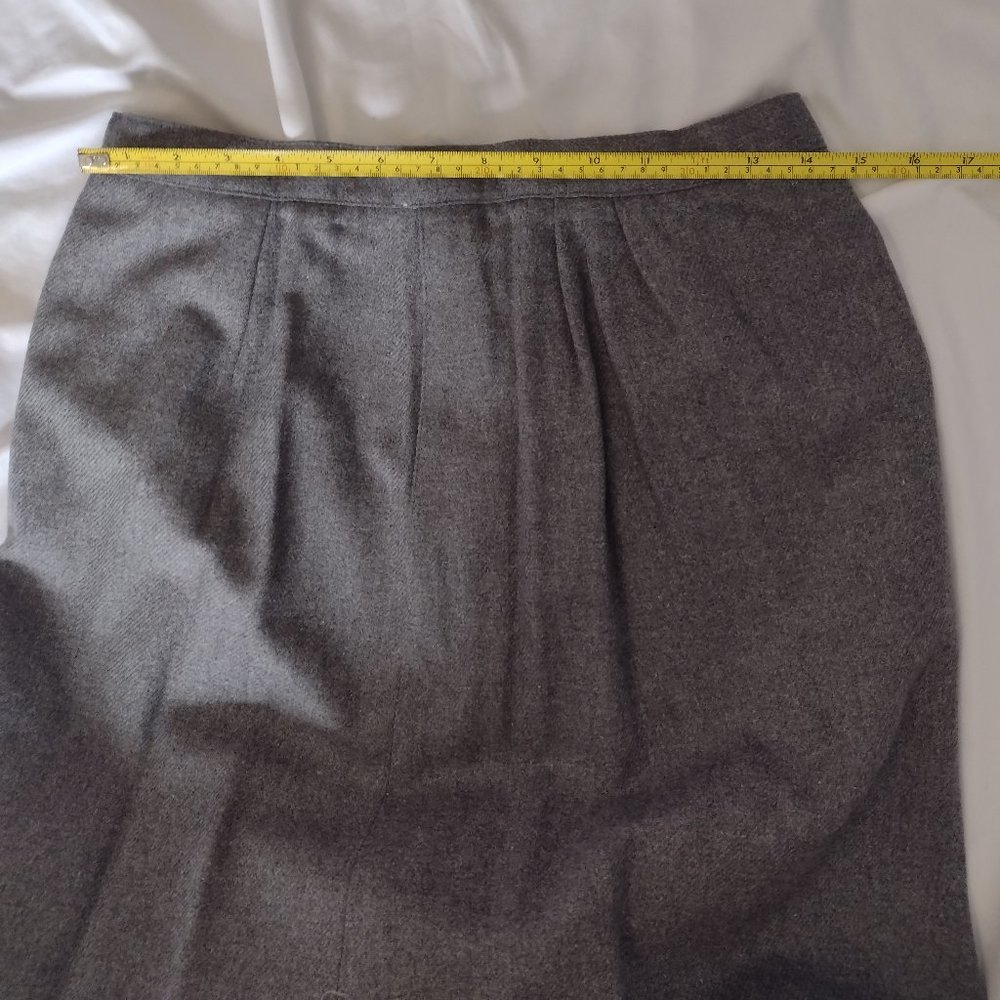 European Connection Suit - Picture 8 of 9